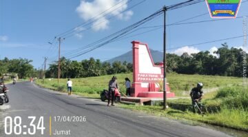 Koramil 1310-05/Kauditan Gelar Karya Bakti Gerakan Indonesia Asri Bersihkan Poros Jalan Tontalete