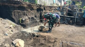 Demi Segera Terwujudnya Jembatan Beton Garuda, Warga dan Babinsa Turun Bantu Proses Pekerjaan