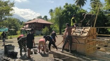 Pengecoran Blok Angkur Dikebut, TNI dan Warga Percepat Pembangunan Jembatan Perintis Garuda